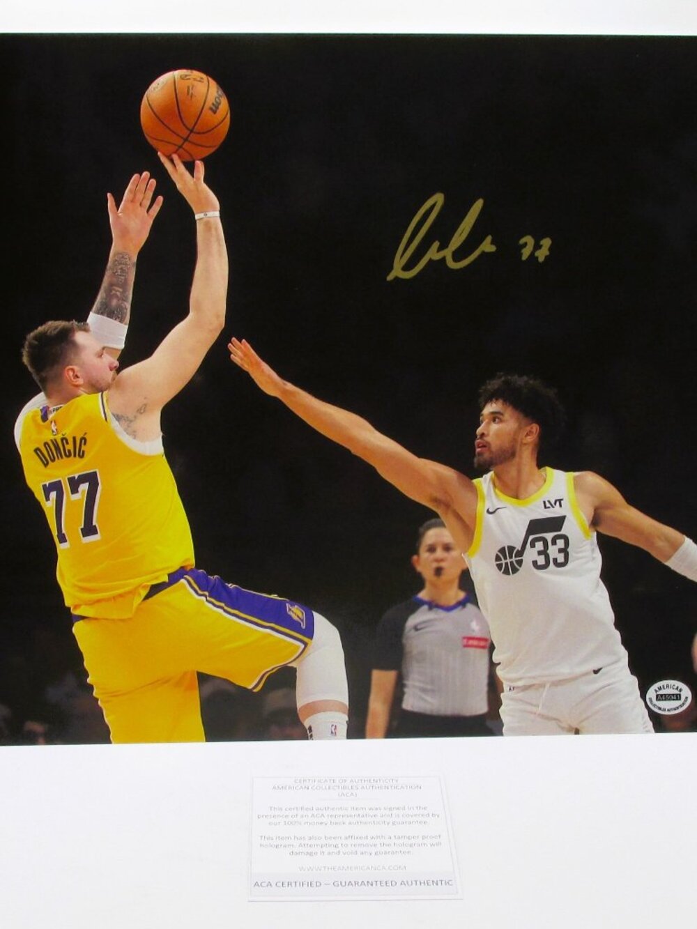 Luka Doncic Signed 11x14 Photo With COA (A45041) (Lakers)